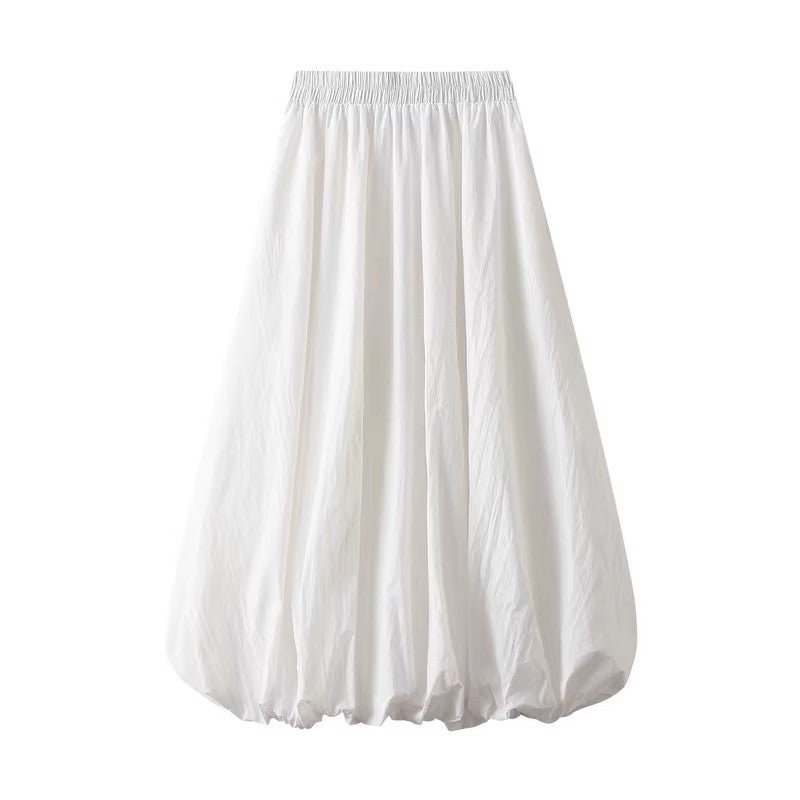 白いつぼみのスカートですIt's a white bud skirt.