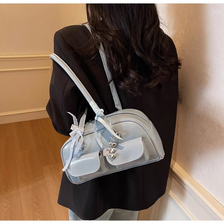 酔針ホ・ユンジンと同じボーリングバッグですA bowling bag of the same style as Xu Yunzhen, who is prone to needle fainting