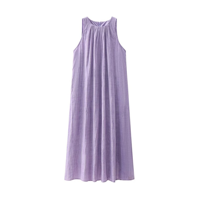 紫のノースリーブのワンピースですPurple sleeveless dress