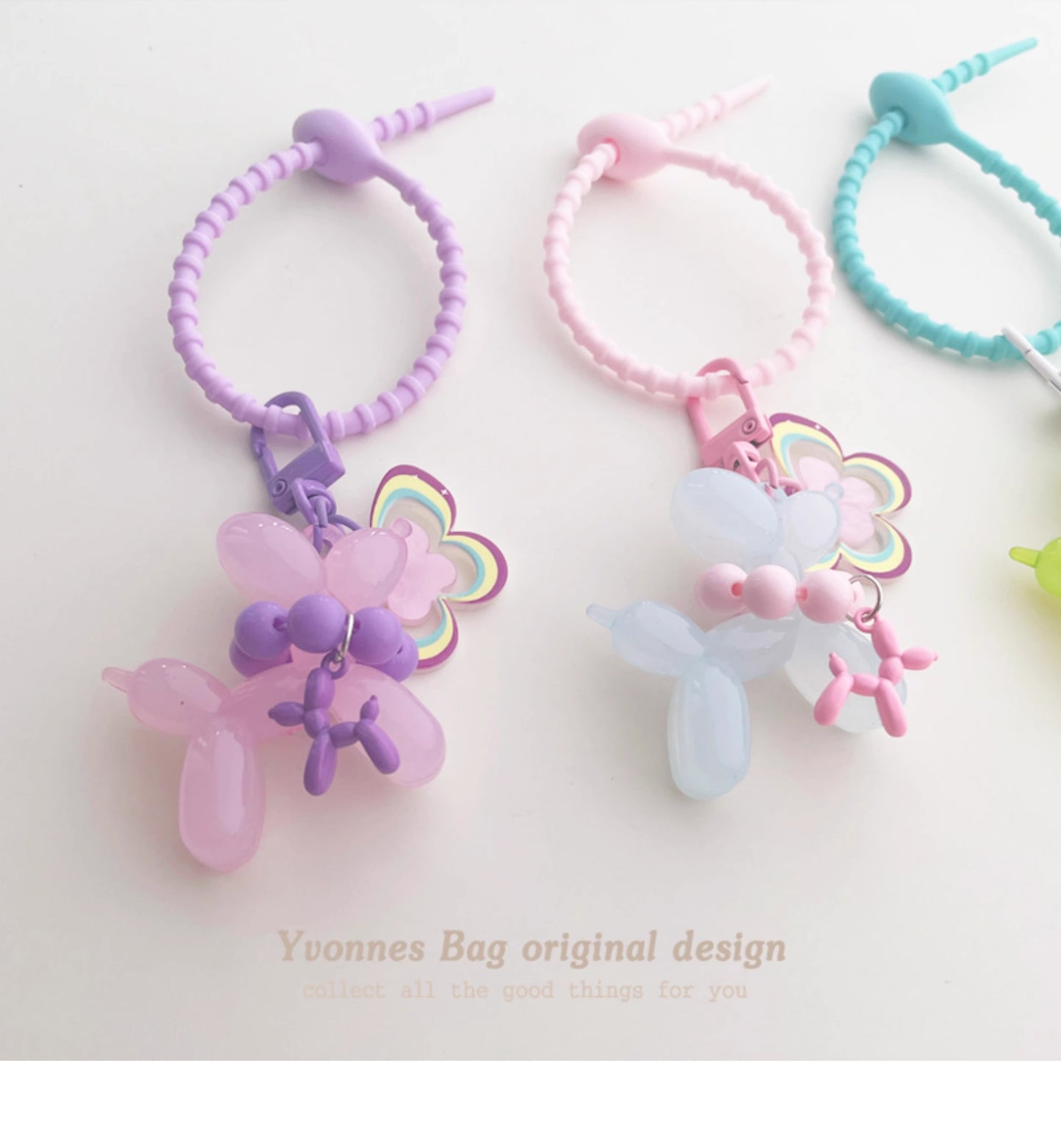 風船犬蝶飾りですBalloon dog butterfly pendant