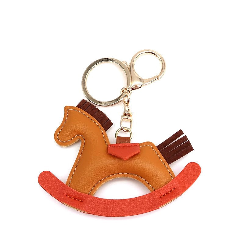 馬の革飾りをぶら下げますShake the horse leather pendant