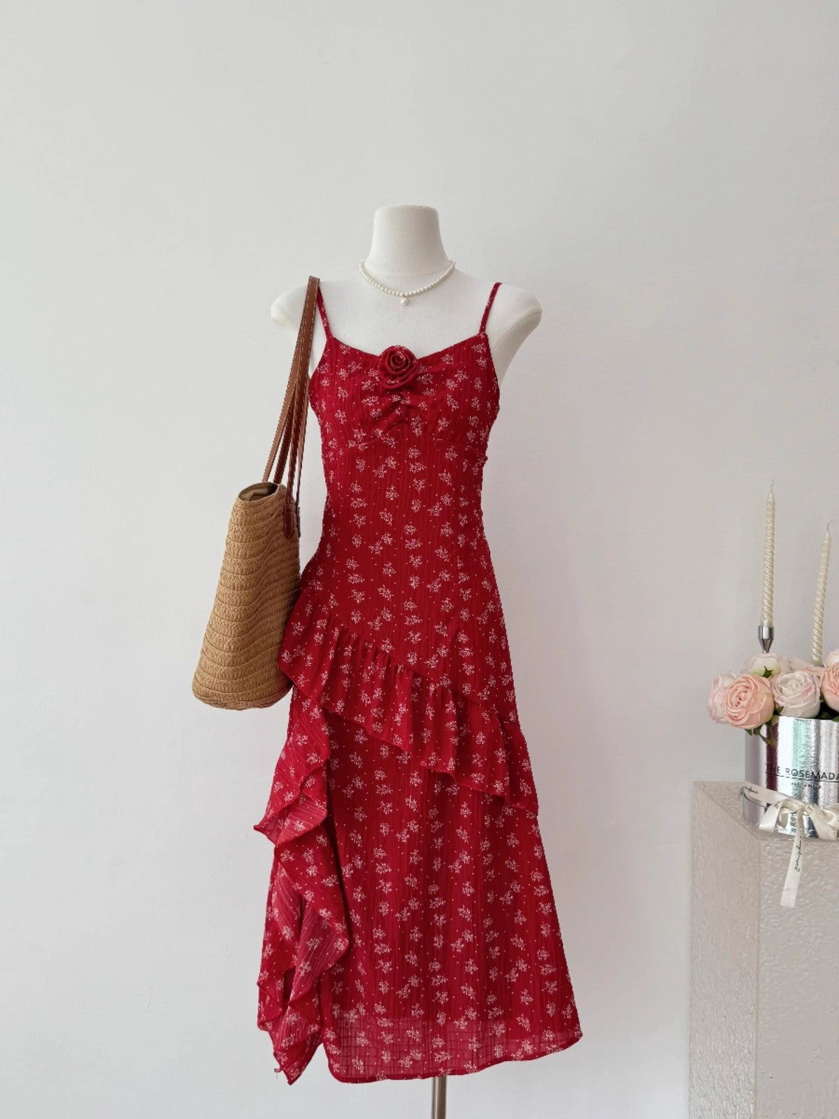 花柄のキャミソールワンピースFloral halter dress