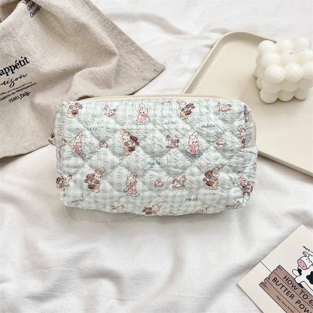 エンボスのキルティングペンケースですSu Zi Nian Cartoon embossed quilted pen case