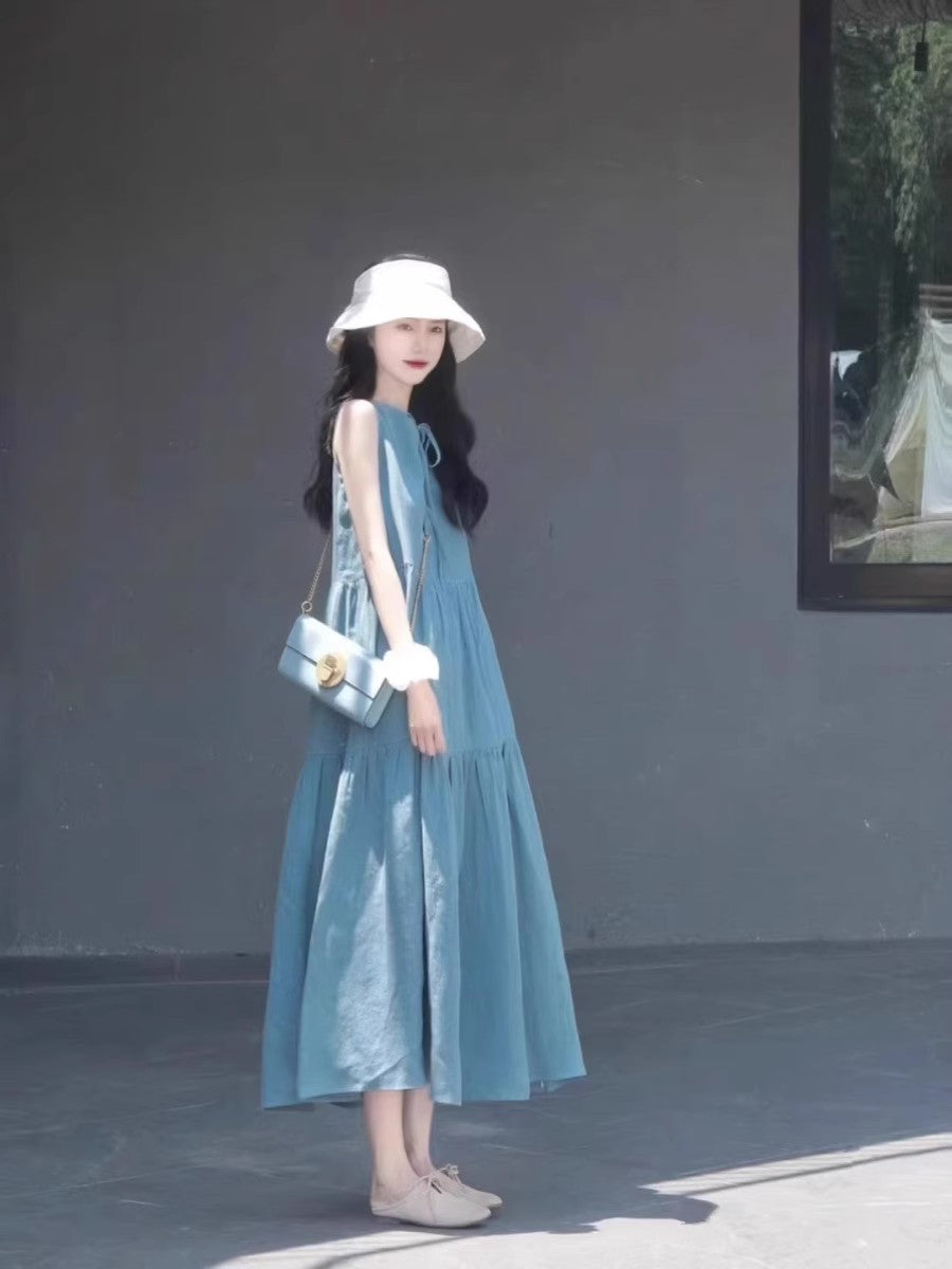 袖なしのワンピースSleeveless dress