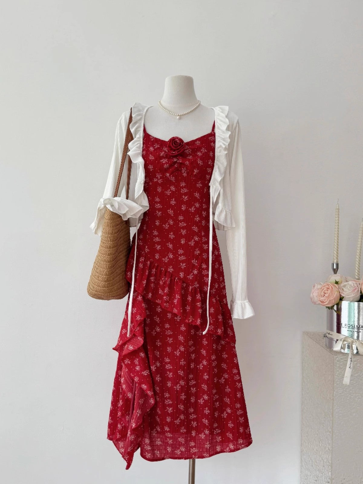 花柄のキャミソールワンピースFloral halter dress