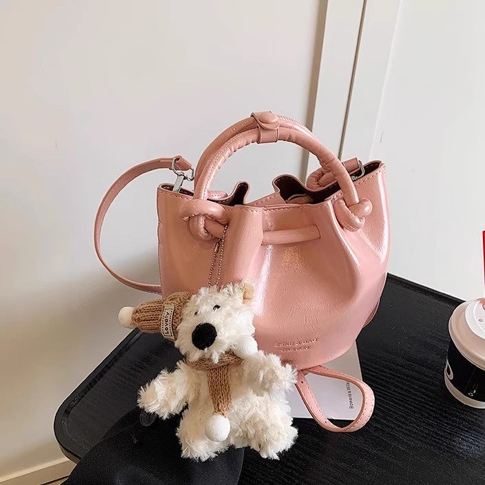 夏の流行は爆発的な小さい手提げバッグですSummer's best-selling small handbag for women