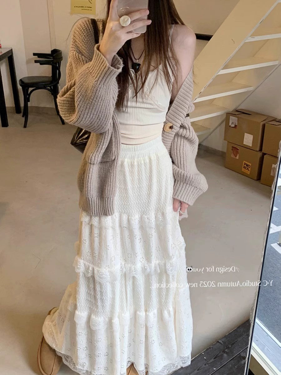 レースのロングスカートですLace long skirt