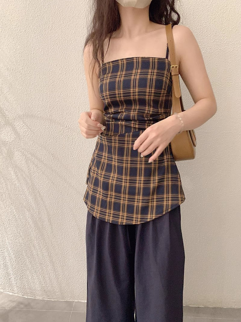 チェックのタンクトップCheckered halter top