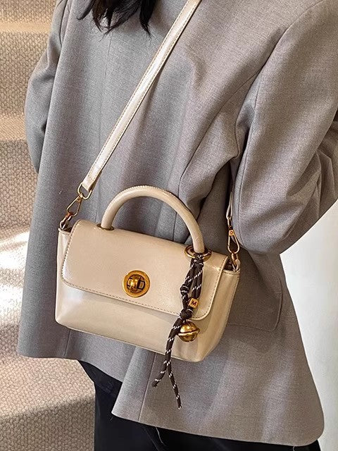 通勤バッグのベストバッグですA versatile commuter women's bag