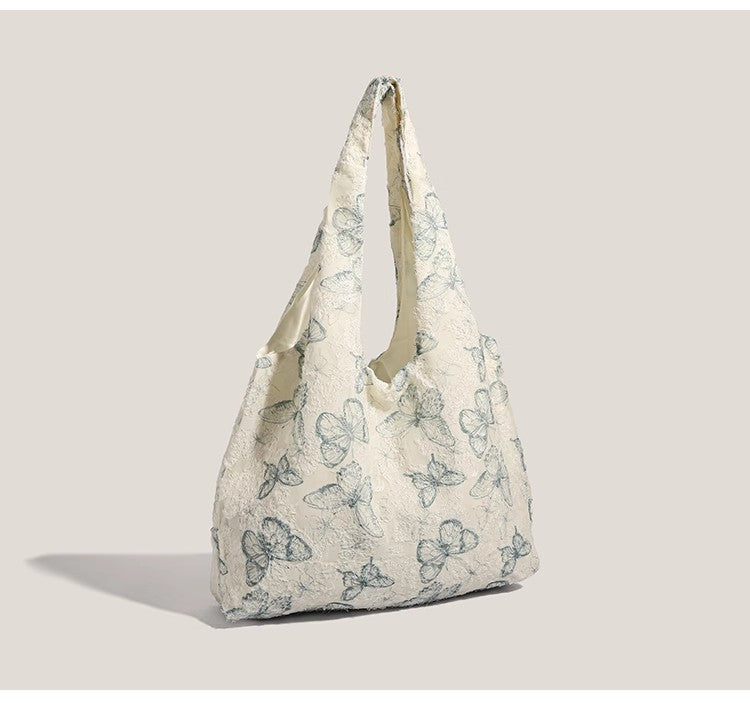 レースの蝶のリュックですLace butterfly canvas bag