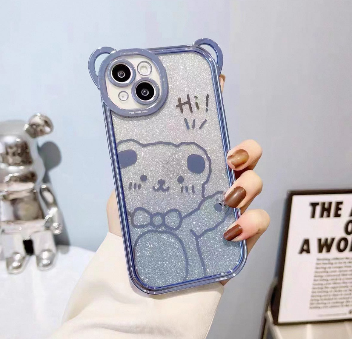 クマのデザインで金メッキとダイヤモンドダストが施されたスマホケース (Teddy bear - themed phone case with gold - plated accents and glitte)(SJK029)r