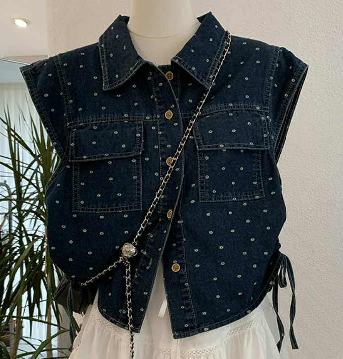ジャンボジャンボチョッキですA short-sleeved denim waistcoat