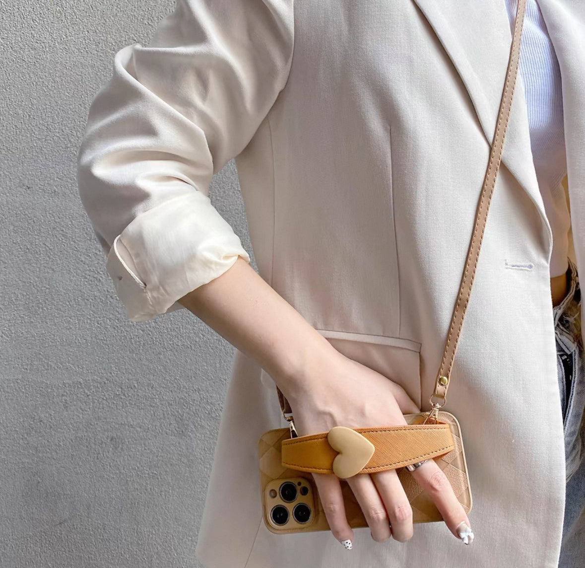 クラシックなハート柄の手首ストラップ付きスマホケース （Classic heart - themed wrist - strap phone case）（SJK046））