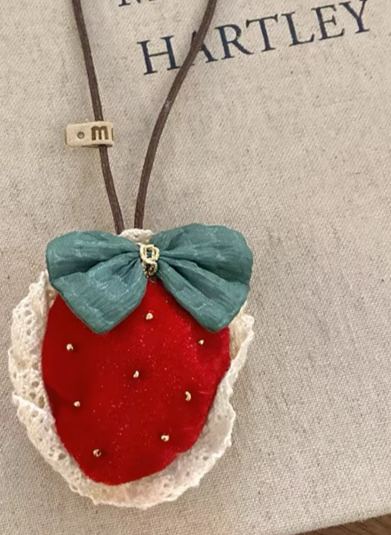 いちご飾りですStrawberry pendant