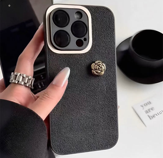 黒地の椿デザインのスマホケース （Black - background camellia - designed phone case）（SJK076）