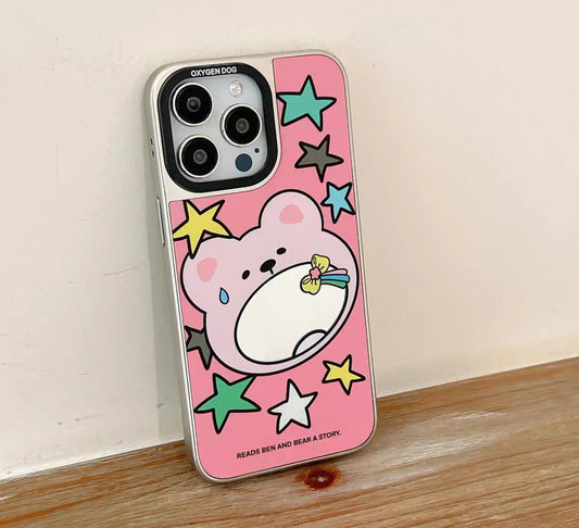 ファンデーション色の星と小熊がデザインされ、鏡面仕上げのスマホケース （Phone case in foundation color, designed with stars and little bears, featuring a mirror - finished surface）（SJK088）