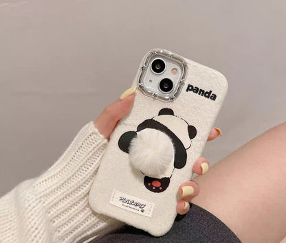 ふわふわのパンダデザインで、立体的なしっぽが付いたカートゥーンスマホケース (Fluffy panda - designed cartoon phone case with a three - dimensional tail)(SJK061)
