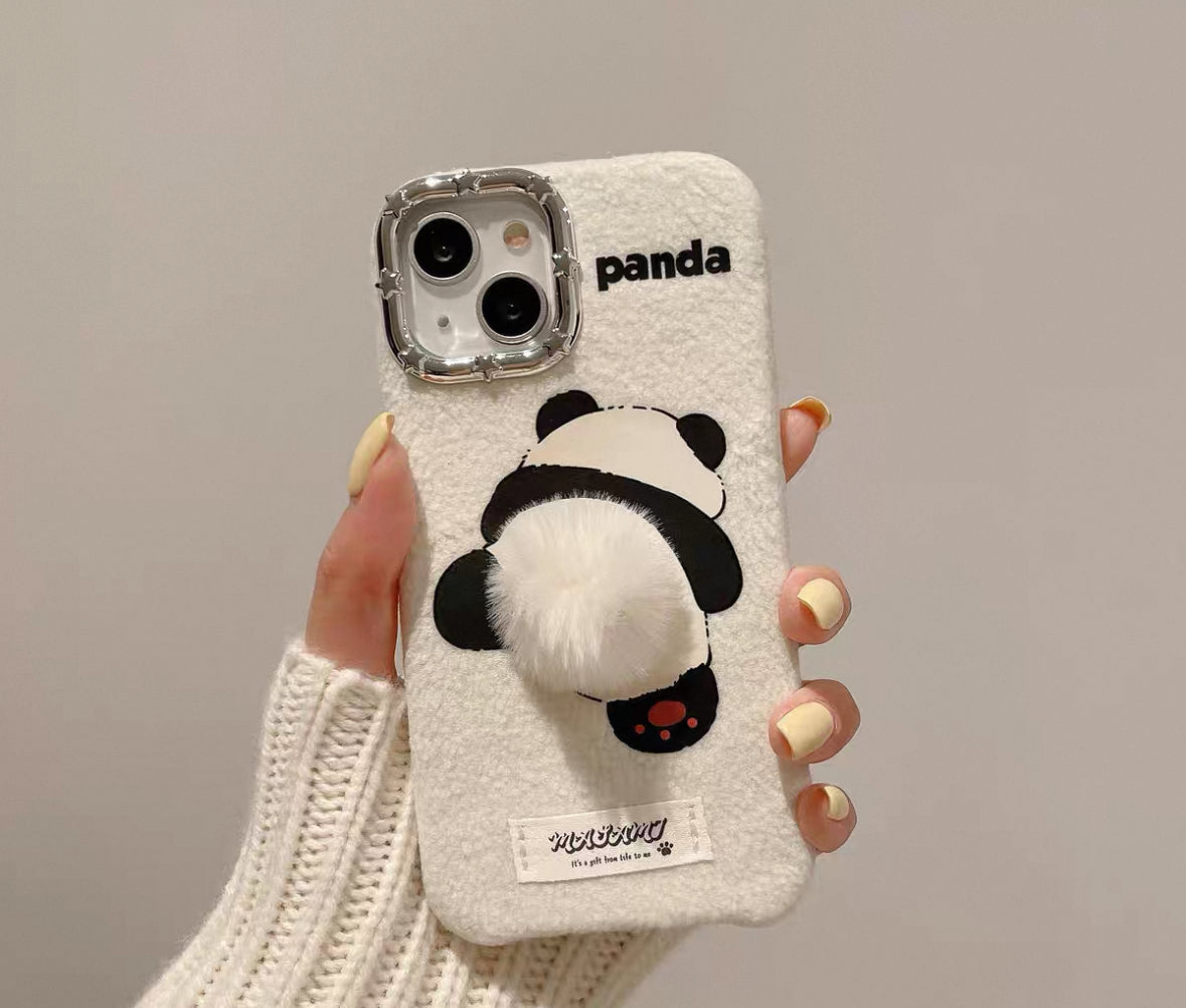 ふわふわのパンダデザインで、立体的なしっぽが付いたカートゥーンスマホケース (Fluffy panda - designed cartoon phone case with a three - dimensional tail)(SJK061)