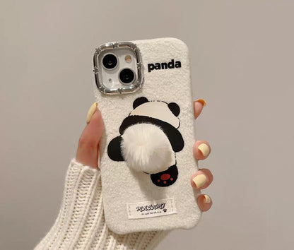 ふわふわのパンダデザインで、立体的なしっぽが付いたカートゥーンスマホケース (Fluffy panda - designed cartoon phone case with a three - dimensional tail)(SJK061)