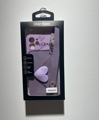 バイオレットのハートデザインで、ドーパミンカラースキームに属するスマホケース ( Purple heart - designed phone case belonging to the dopamine color scheme)(SJK058)