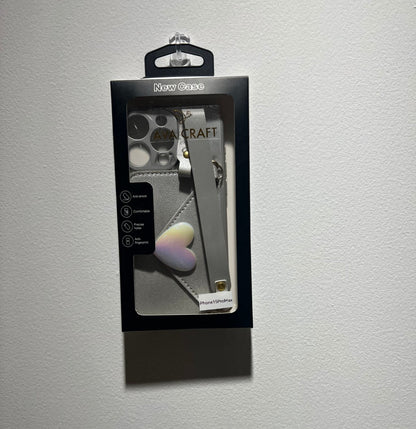 シルバー レーザー ハート形のウリスバンド付きスマホケース（Silver laser heart-shaped wristband phone case）（SJK052）