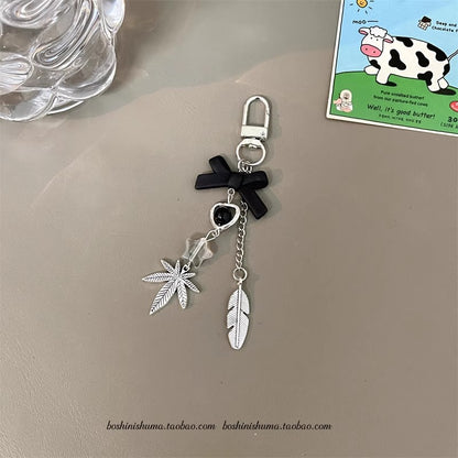 リボンとリーフチャーム（黒）Ribbon and leaf charm (black)