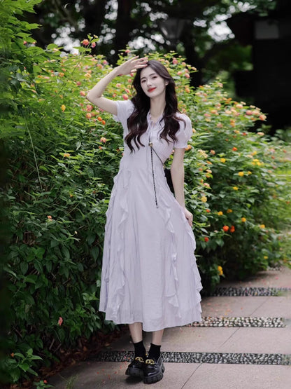 森系フリルの紫色のワンピースですA purple forest frill dress.