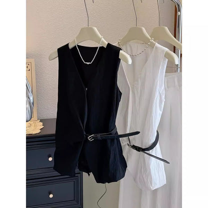ノースリーブのシャツA sleeveless shirt