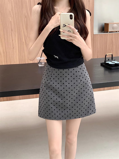 ハイウエストのAラインスカートですHigh-waisted A-line skirt short skirt