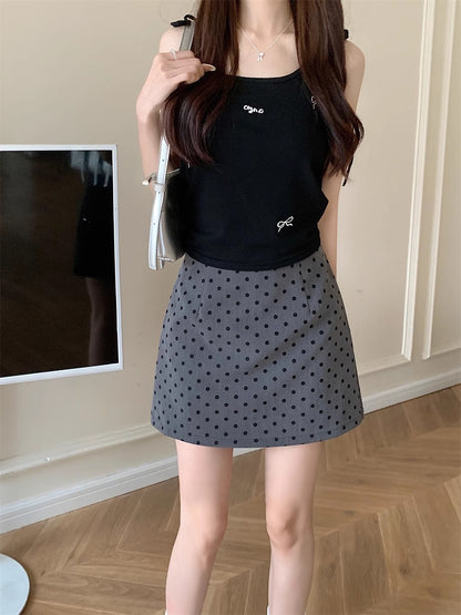 ハイウエストのAラインスカートですHigh-waisted A-line skirt short skirt