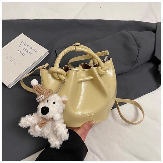 夏の流行は爆発的な小さい手提げバッグですSummer's best-selling small handbag for women