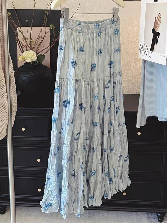 花柄のミニスカートですA small floral skirt
