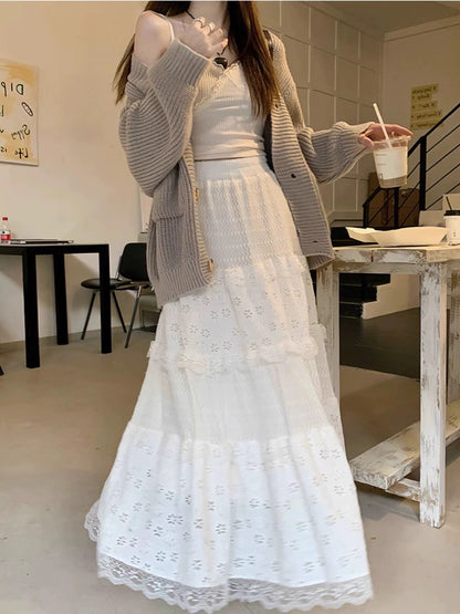 レースのロングスカートですLace long skirt