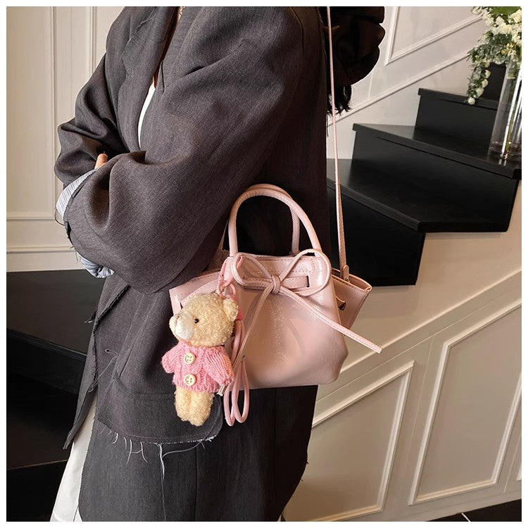 最新ファッションのリボントートバッグですNew trendy and fashionable bow tote bag