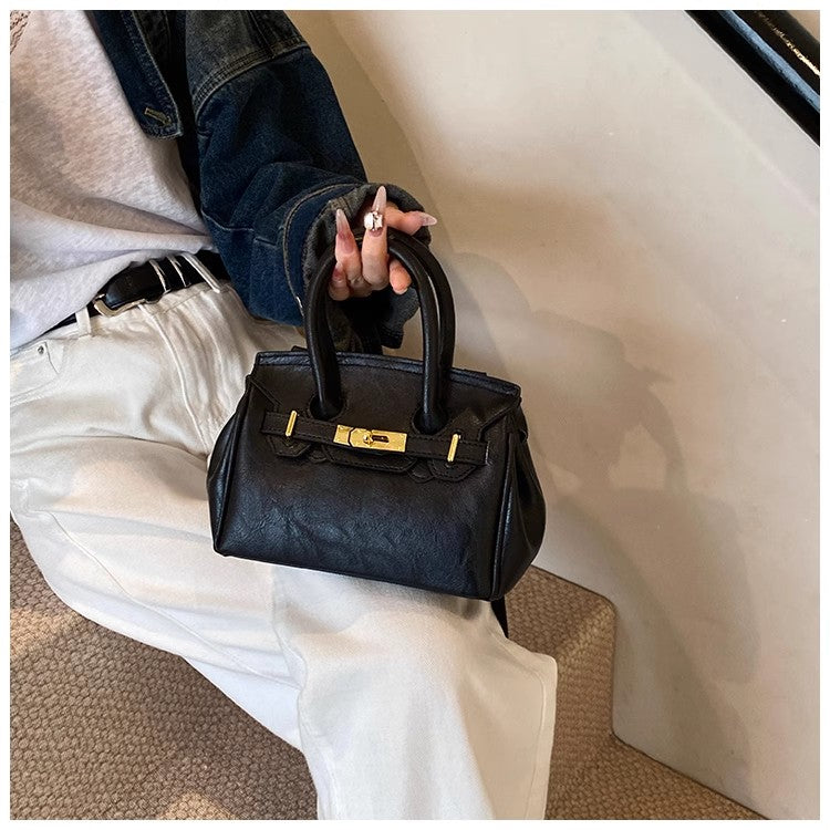 気軽でニッチなプラチナバッグ婦人ですA light luxury and niche platinum bag for ladies