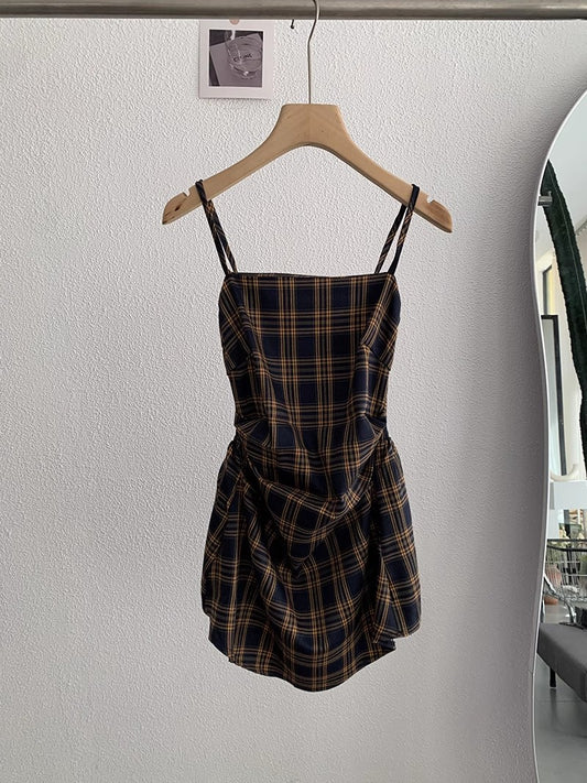 チェックのタンクトップCheckered halter top