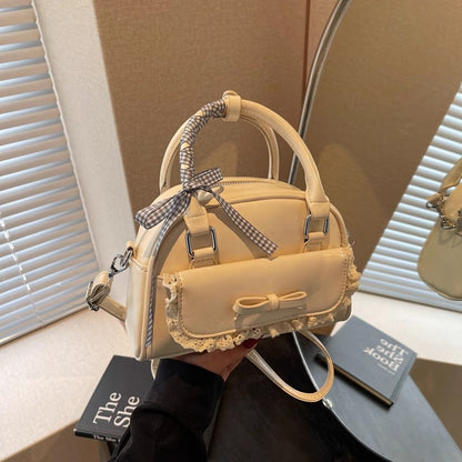 夏に大人気のミニリボンバッグですSummer's super popular niche bow bag