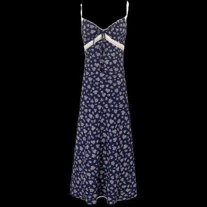紺色の花柄のワンピースですNavy blue floral dress