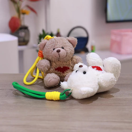 セータークマのぬいぐるみのストラップですSweater bear doll pendant