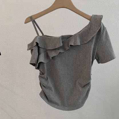 ほっそりしたシワの短い上着ですSlimming pleated short top