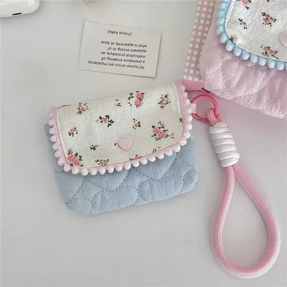 韓国の花柄小物の収納バッグですKorean-style small floral storage bag