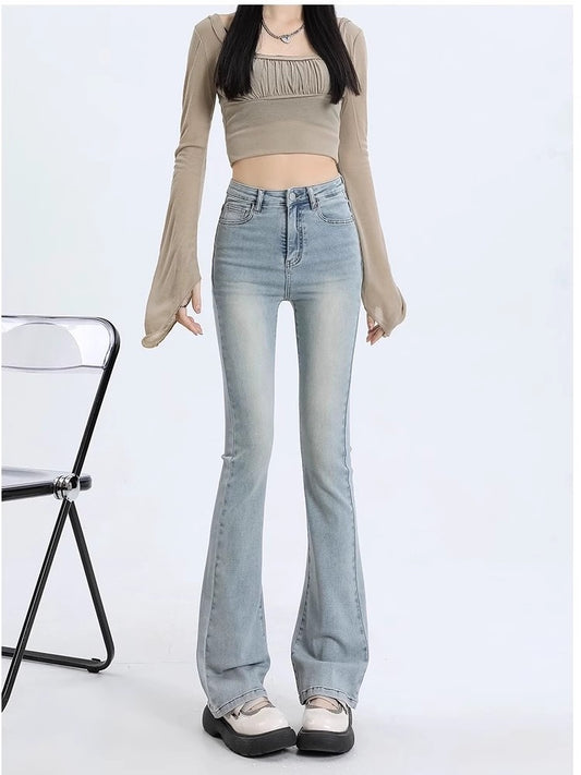 薄い色のデニムですLight denim.