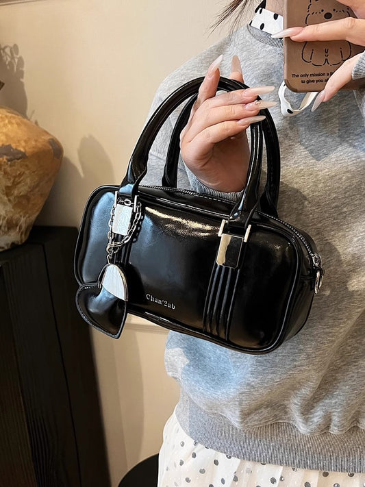 ファッショントレンド小さめバッグFashionable and trendy small square bag