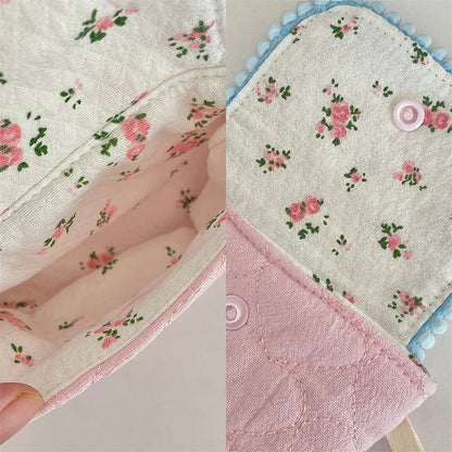 韓国の花柄小物の収納バッグですKorean-style small floral storage bag