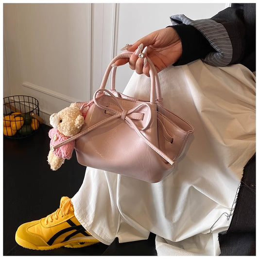 最新ファッションのリボントートバッグですNew trendy and fashionable bow tote bag