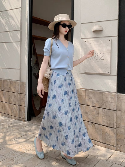 花柄のミニスカートですA small floral skirt