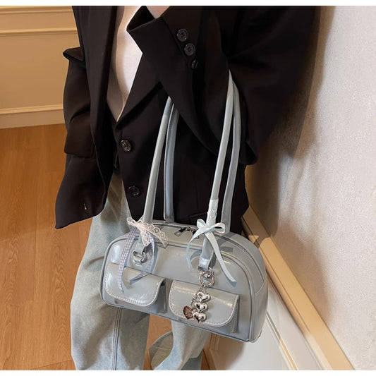 酔針ホ・ユンジンと同じボーリングバッグですA bowling bag of the same style as Xu Yunzhen, who is prone to needle fainting