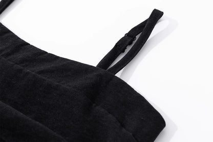 肩に胸のつぼみをつけた上着ですOne-shoulder strapless flower bud top