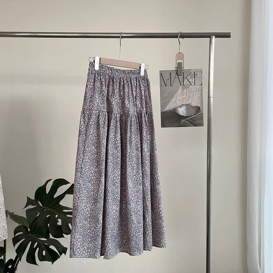 ウエストの高いフレンチスカートですFrench high-waisted skirt