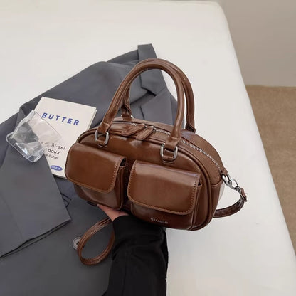 レトロなファッションのショルダーバッグですRetro and fashionable single-shoulder crossbody bag